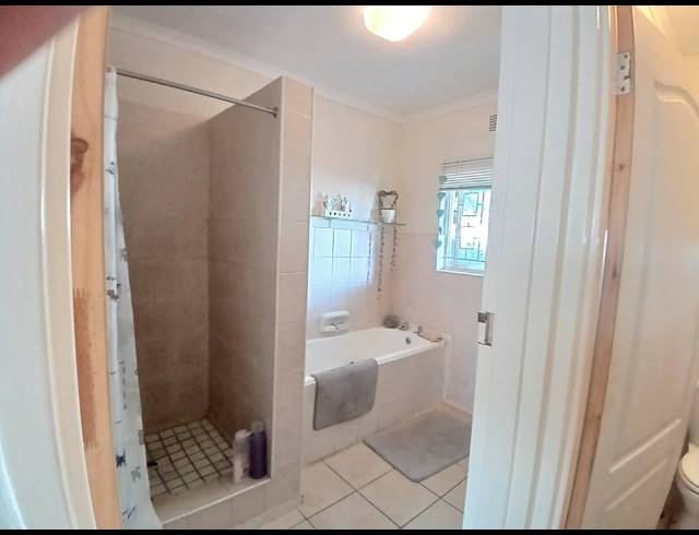 3 BEDROOM HOUSE FOR SALE IN WINDSOR PARK ESTATE